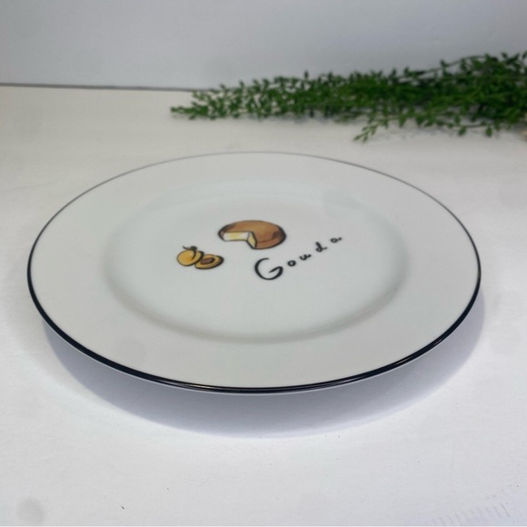 POTTERY BARN Cheese Plate GOUDA Black Rim 7 3/4" Dishwasher Microwave Safe - Picture 4 of 6